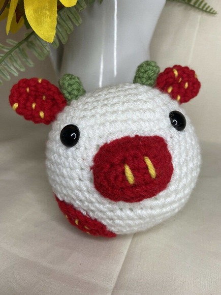 Simple Creations Strawberry Cow Crochet Decoration - Picture 1 of 5